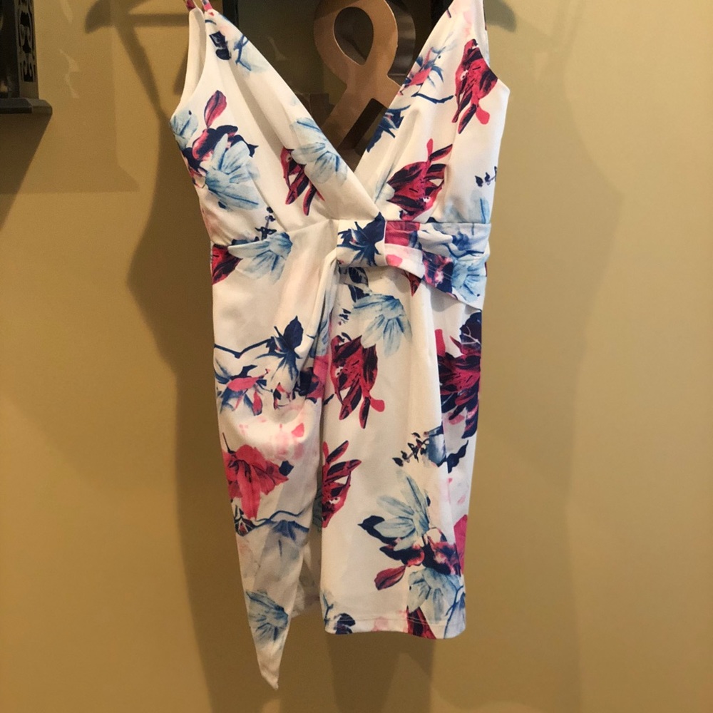 Beautiful flower dress!
